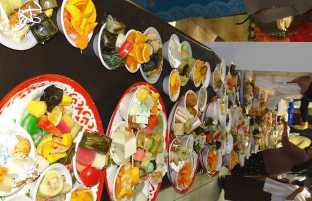 Preparing food for the Chol Chnam Thmay Festival