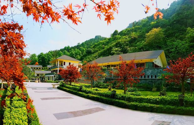 Saigon - Ban Gioc Resort