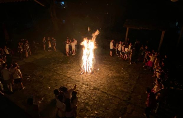 Campfire in Dao Lodge