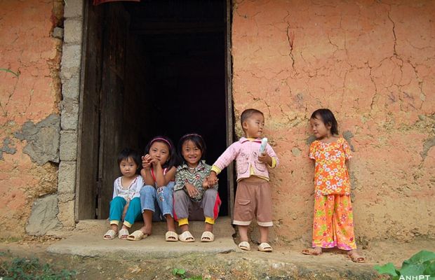 Children in Pho Bang Village