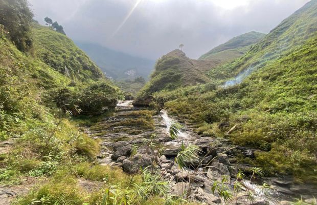 Du Gia Waterfall