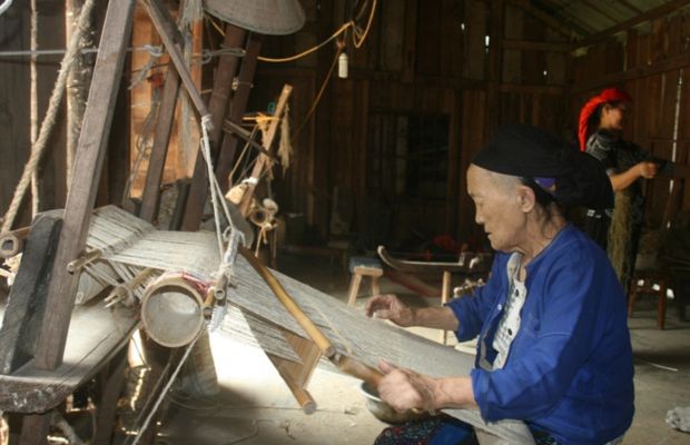 Weaving in Ha Giang