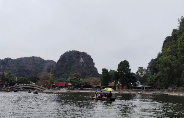 Boating in Tam Coc