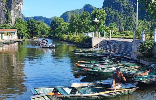 Boating in Thung Nang