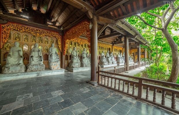 Corridor with Arhat Statues 