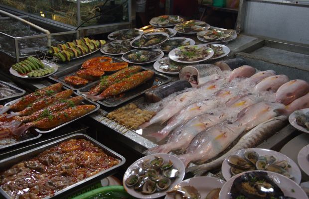 Fresh seafood at the Phu Quoc night market