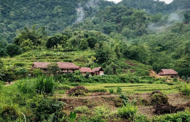 Hieu Village in Pu Luong