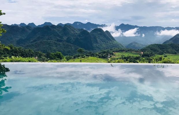 Infinity pool in Pu Luong Retreat