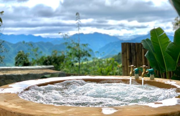 Suite Villa in Pu Luong Eco Garden's outdoor jacuzzi