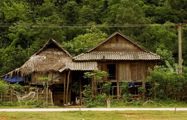 Stilt houses in Kho Muong Village