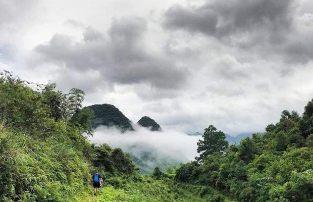 The path leading to Pu Luong peak