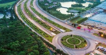 A new highway opens between Hanoi and Lao Cai