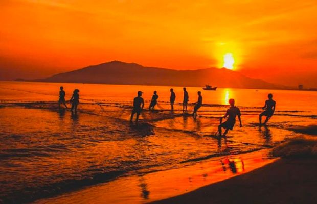 Sunrise in Phuoc Hai Fishing Village