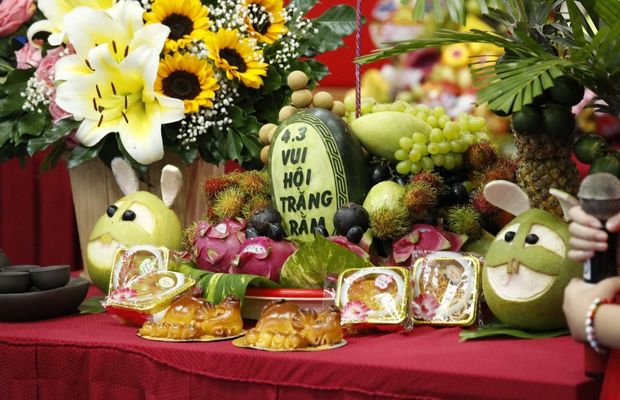 Five-fruit tray in the Mid-Autumn Festival in Vietnam