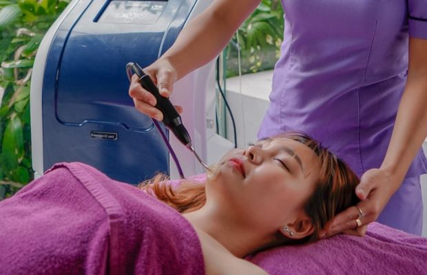 Oxyjet facial technology at Naman Retreat Resort