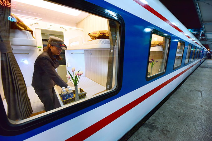 luxury train travel vietnam