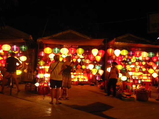 hoian_night_market